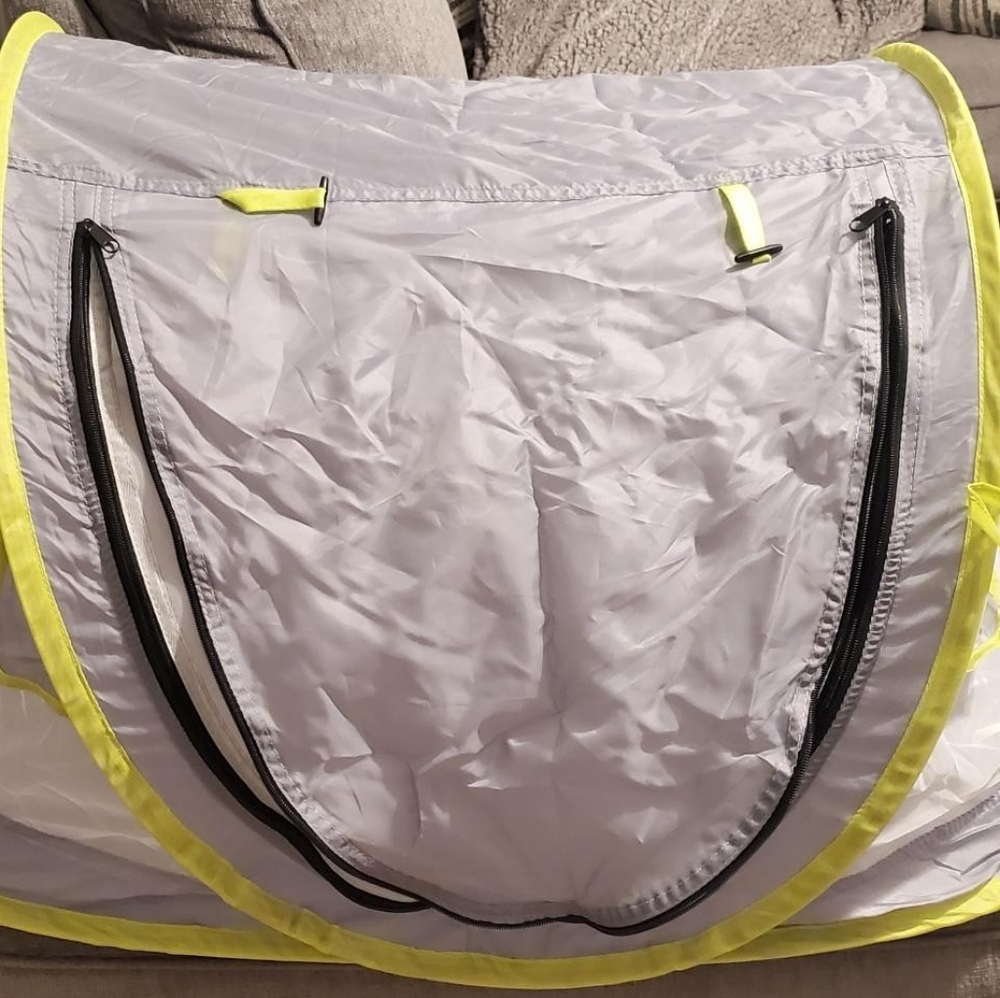 Baby camping tent (brand new)